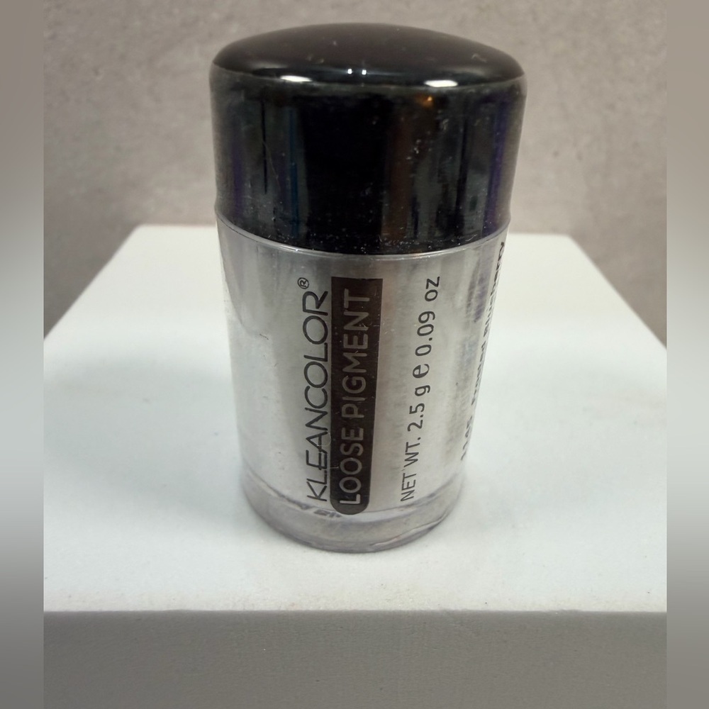 🩷5/$10 Kleancolor Frosted Blueberry Loose Pigment